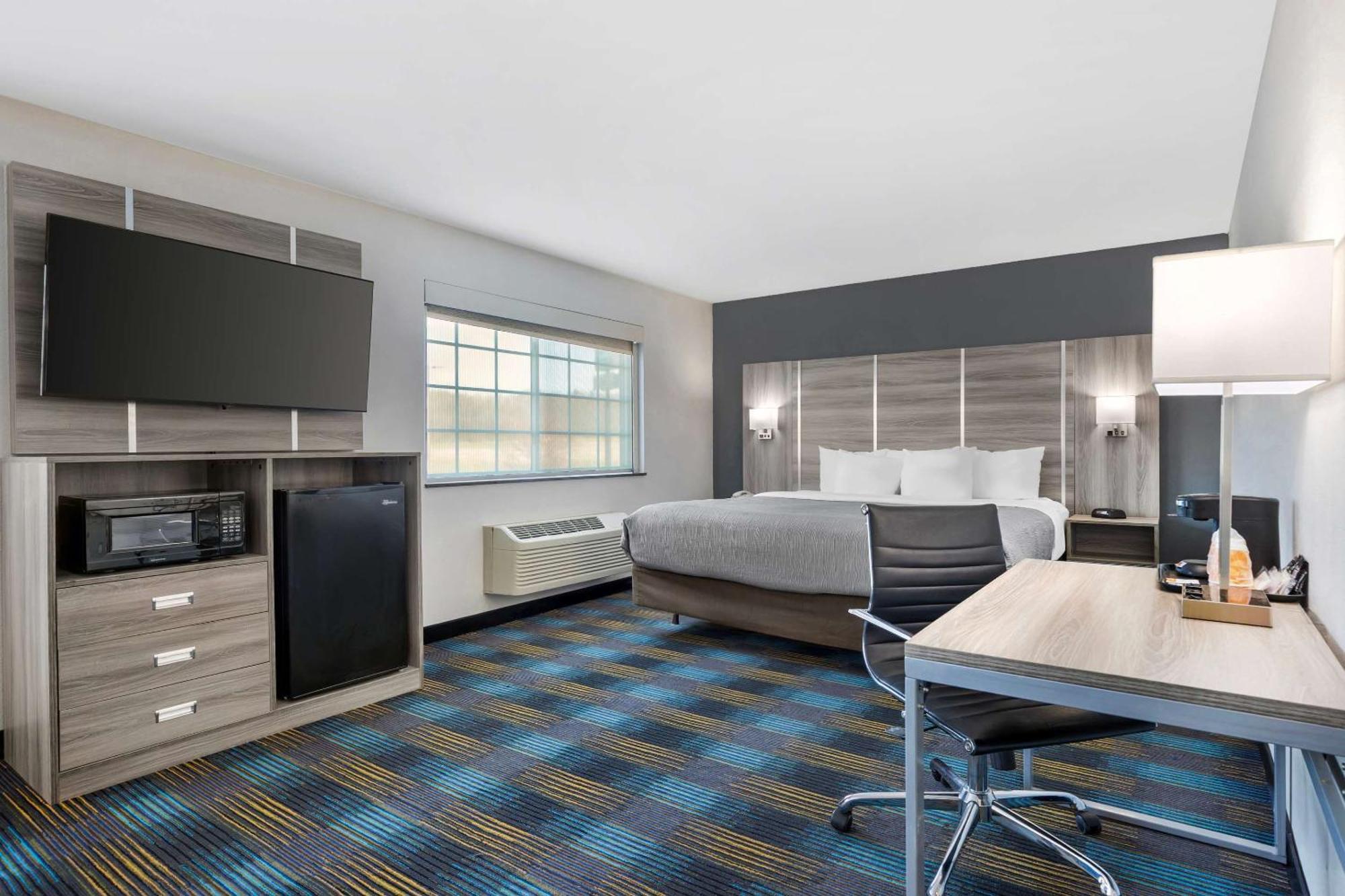 Quality Inn & Suites Fort Madison Near Hwy 61 Buitenkant foto