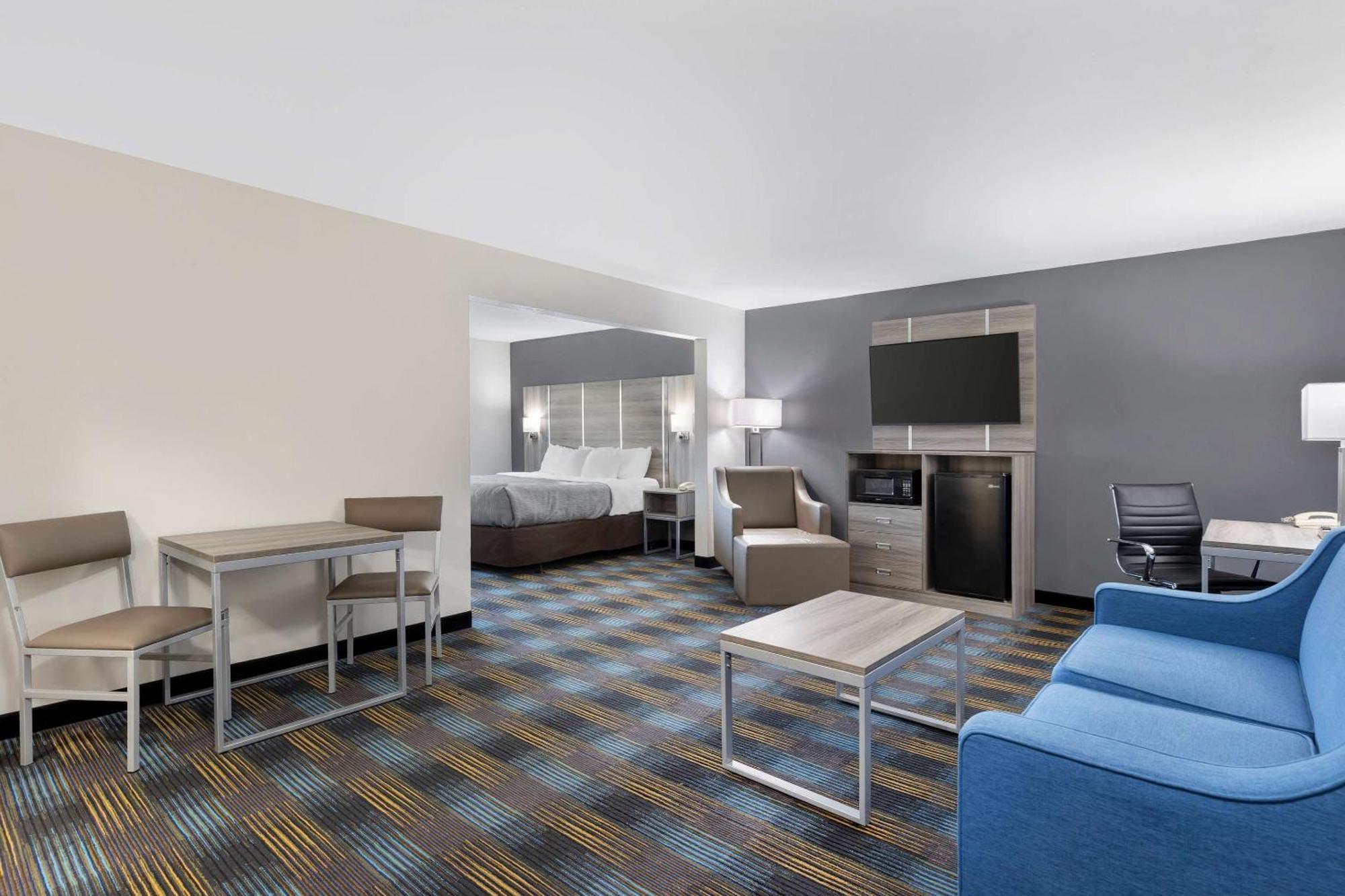 Quality Inn & Suites Fort Madison Near Hwy 61 Buitenkant foto