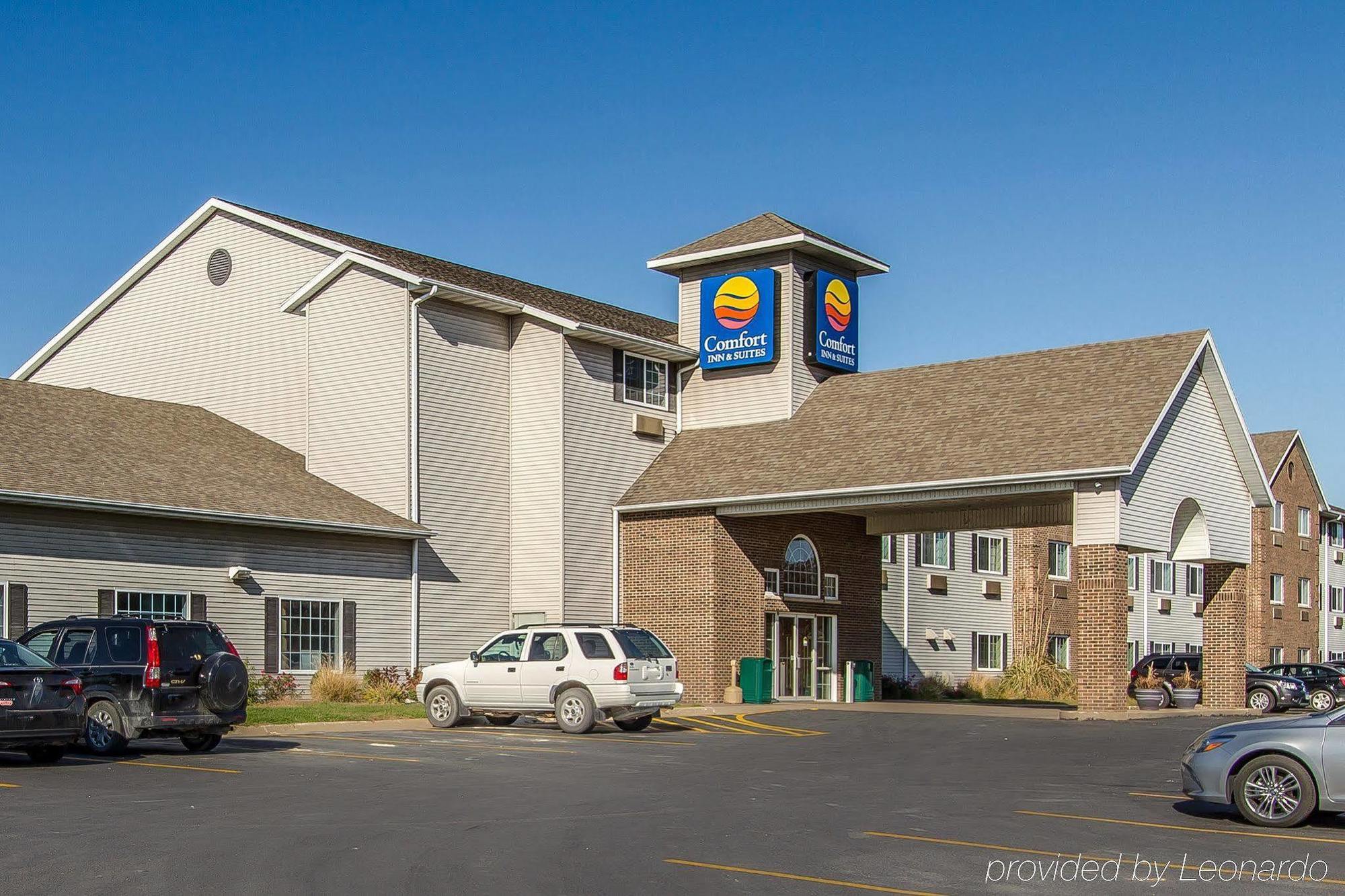 Quality Inn & Suites Fort Madison Near Hwy 61 Buitenkant foto